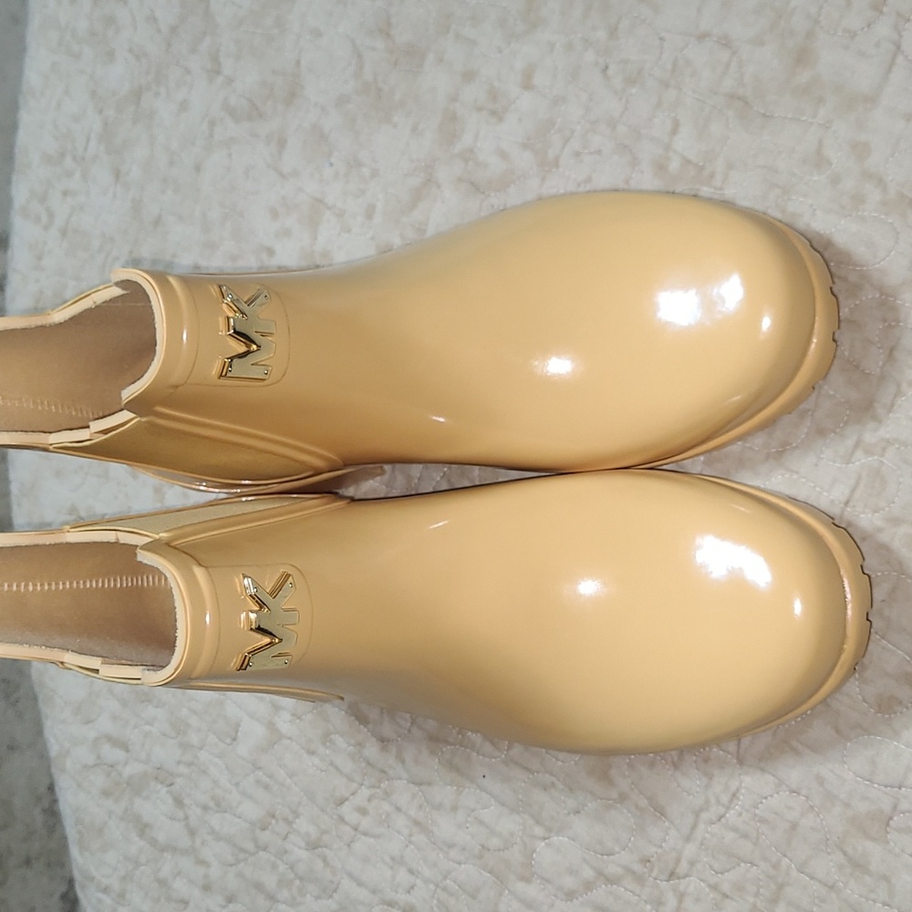 Michael Kors Sidney Rain Booties in Yellow Size Various - Picture 2 of 9